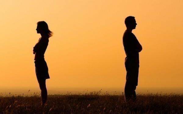 couple experiencing emotional distance in relationship